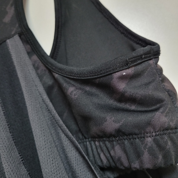 ✨️3 For $30✨️Champion Sport Racerback Tank With Built-in Bra (S) - Picture 10 of 12